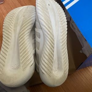 Adidas tubular viral with yellow stains that can be washed out